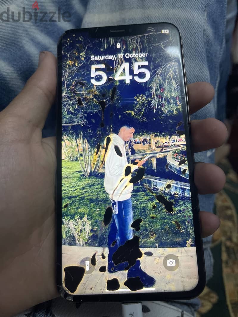 Apple - iPhone XS Max 4