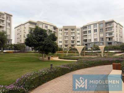 شقه 185 متر 3 غرف لوكيشن مميز جاهزه للانتقال في hyde park new cairo