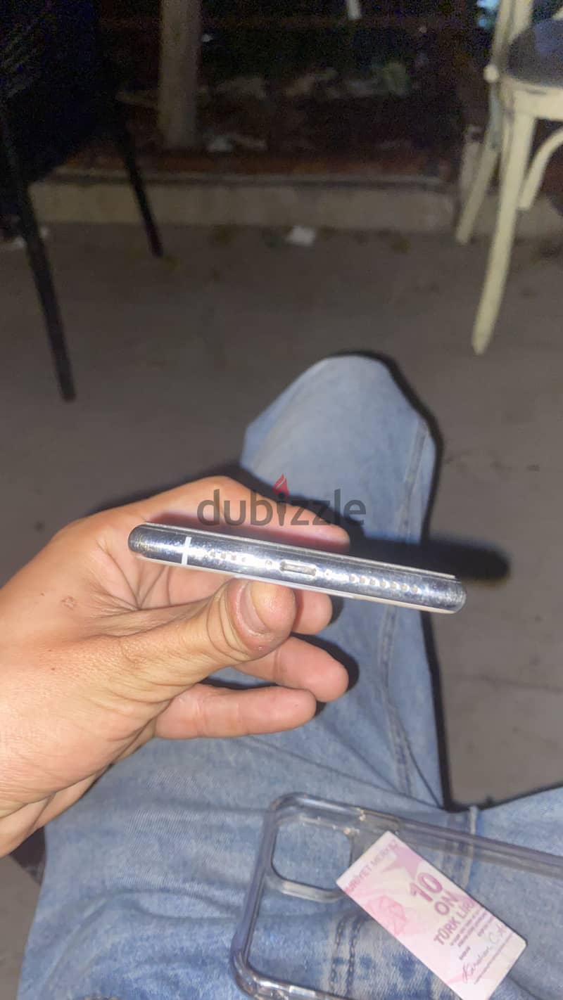 Apple - iPhone 11 Pro Max 2