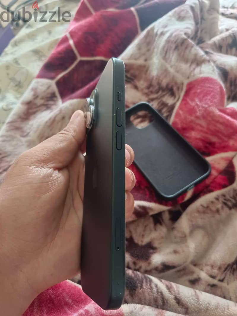 Apple - iPhone 15 2