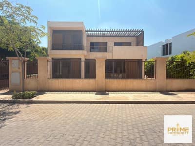 فيلا مستقلة للبيع تصميم  شاهيرة فهمي، تتضمن (بدروم) بأليجريا سوديك ويست الشيخ زايد