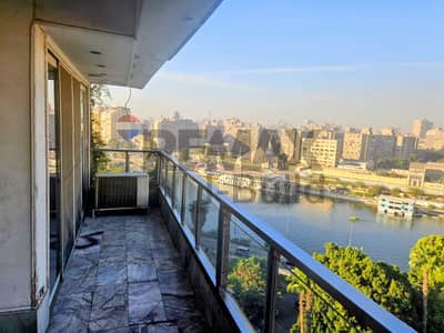 super lux Apartment in Zamalek direct Nile view