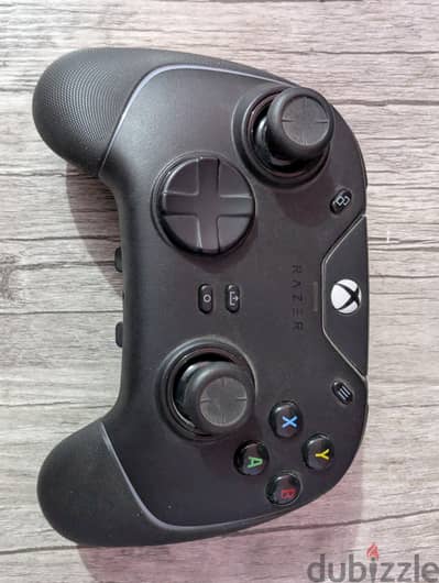 Razer Wolverine V2 Chroma (For XBOX and Steam Deck)