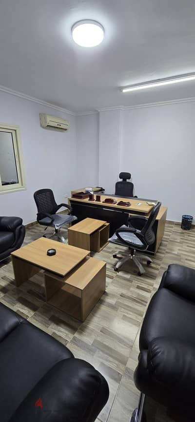 اثاث مكتب مدير MDF تايلندي وانترية جلد اسود