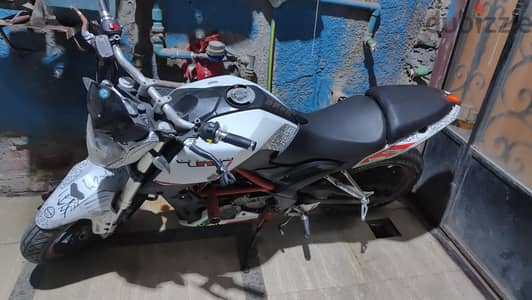 Benelli TNT250