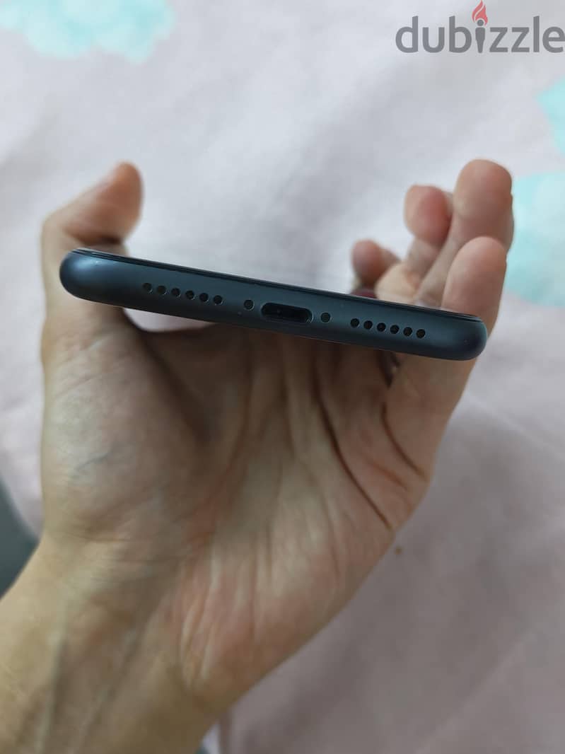 Apple - iPhone 11 7