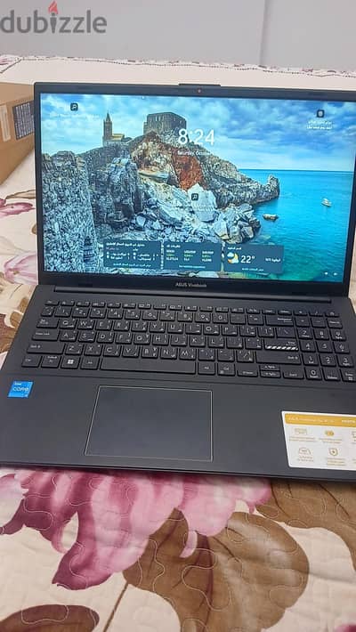 لاب توب للبيع كسر زيرو
