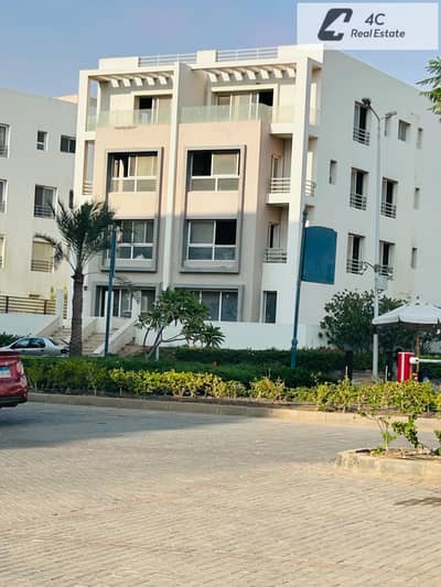 دوبلكسFamily house استلام فورى بسعر لقطه ومساحه اكبر 234م اقل من سعر السوق للبيع في كمبوند هايد بارك - Hyde Park القاهرة الجديدة موقع مميز