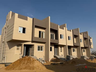 Townhouse 293 m for sale in Montana Park in the Green Belt Pit 1 | With a 30% down payment and installments over 7 years