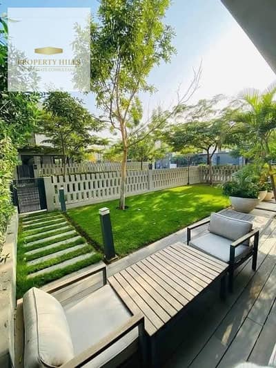Villa for Sale in a Compound Directly on Suez Road, Opposite Al Rehab Gate