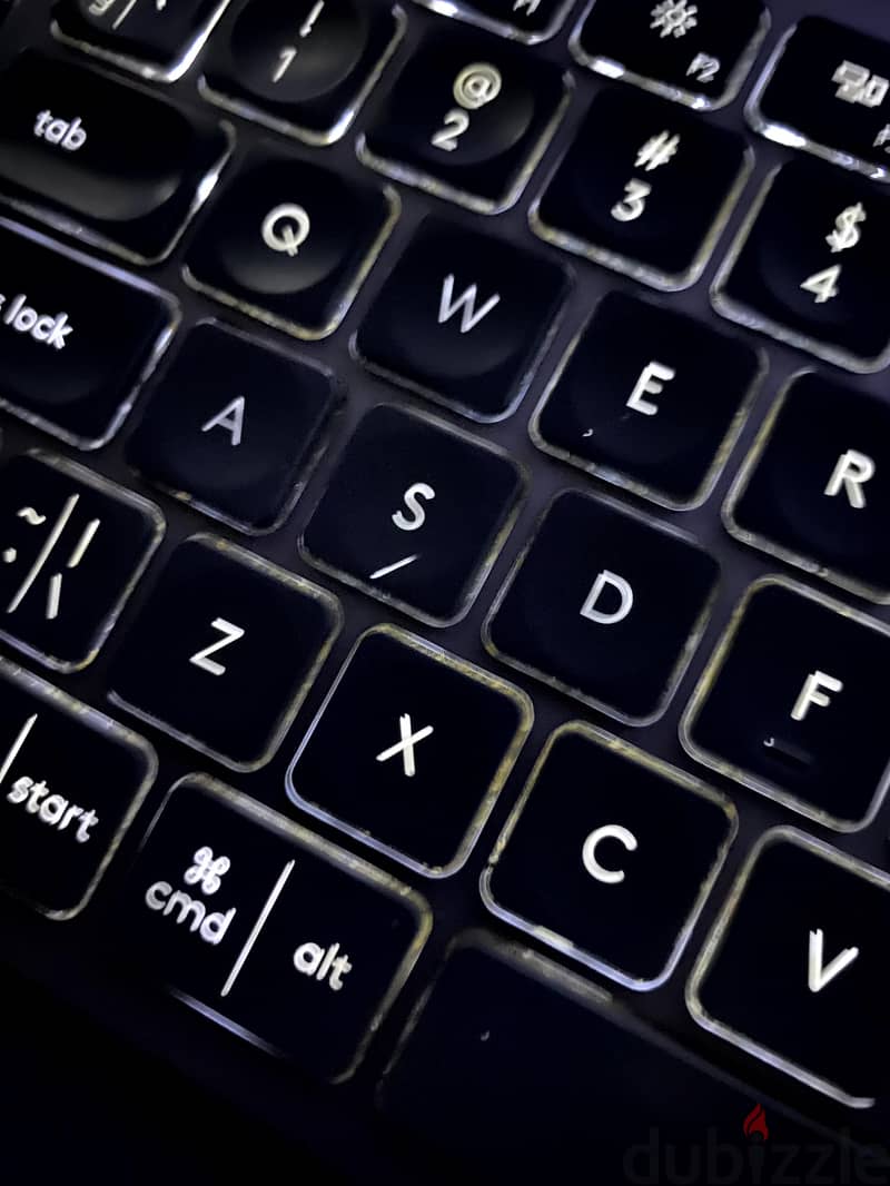 Logitech MX Keys 1