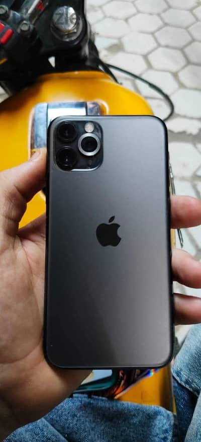 آبل - آيفون 11 برو