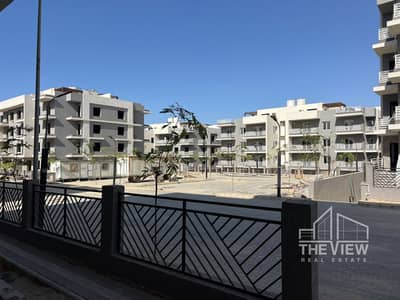 شقة  ارضي  بجاردن   بحصة في الارض  للبيع كمبوند  الخمايل Khamayel Compound  المرحلة التانية عمارات النادي نص تشطيب استلام فورى