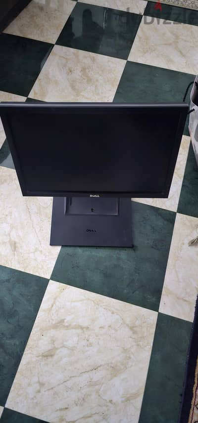 سيستم كاميرات متكامل (DVR ١٦ قناة + كاميرات + شاشة + باور سبلاي)
