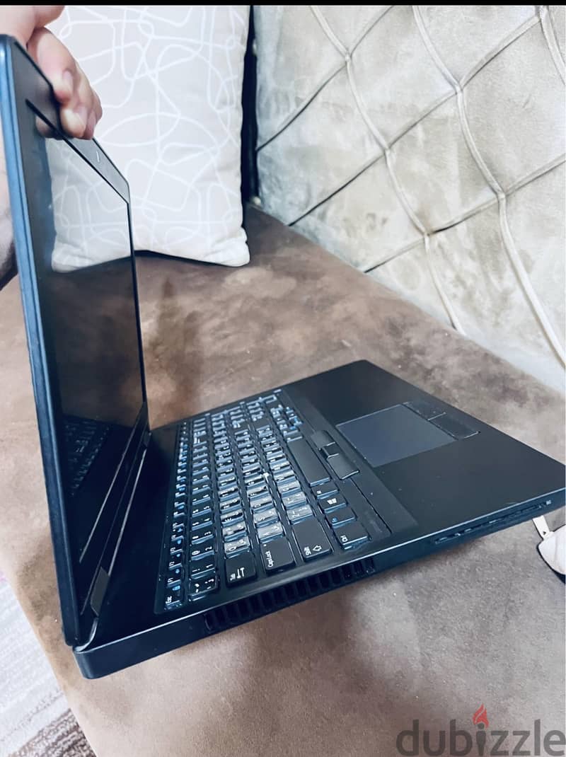 Dell Latitude E5570 3