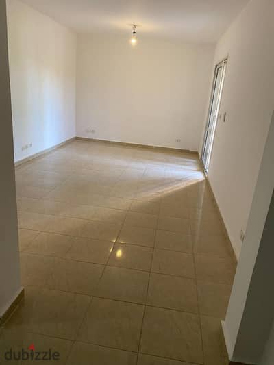 شقة أرضي بجاردن للإيجار قانون في مدينتي B3 | 100م + 45م جاردن | تشطيب شركة