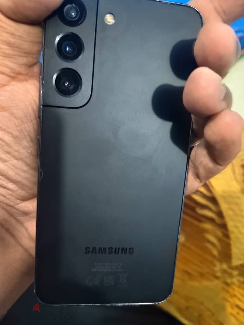 Samsung S22 6