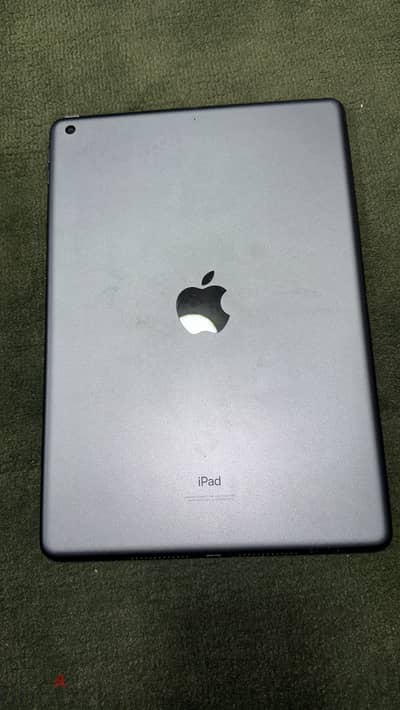 iPad 9th generation for sale in good condition + U green pen