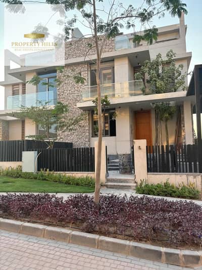 Standalone villa in Golden Heights 2, the most upscale compound in the First Settlement, will be delivered immediately for 14 million cash