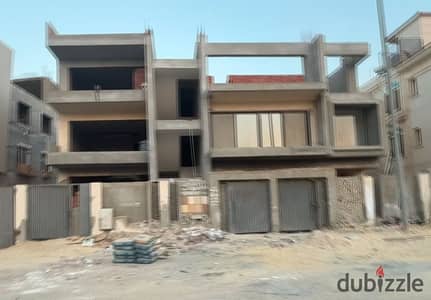شقه للبيع في غرب الجولف 290 متر تاني بلكونه اسانسير حصة جراج بحري
