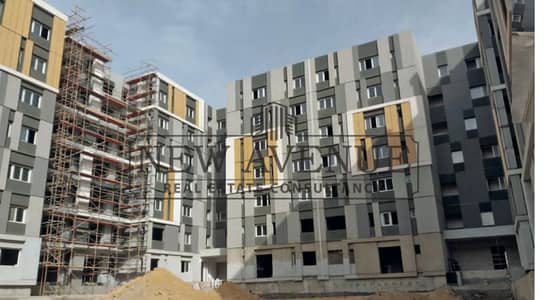 شقة ارضى  بجاردن كورنر للبيع فى هاب تاون haptown  حسن علام موقع متميز جداً فيو لاندسكيب و كلوب هاوس استلام 2026