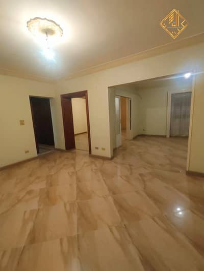 Apartment for sale, finished to a high standard ("super luxe"), in a prime location in Mohandessin.