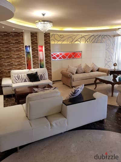 Apartment in a prime location in a vibrant area, with ultra-super-luxurious finishing and a practical layout suitable for families. Open view, modern