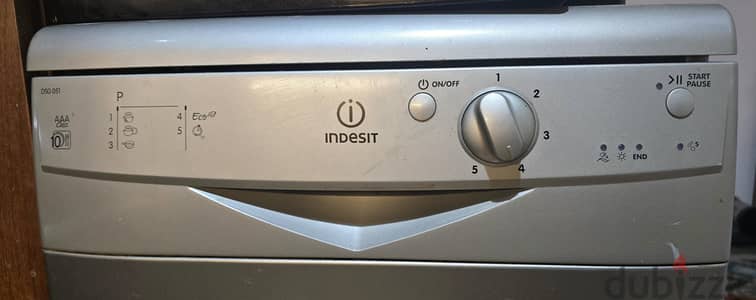 غسالة اطباق انديست INDESIT ١٠ افراد 45 cm