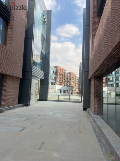 Retail space for rent in a prime location in New Cairo, situated within a full-service mall in the heart of the Gold Square.