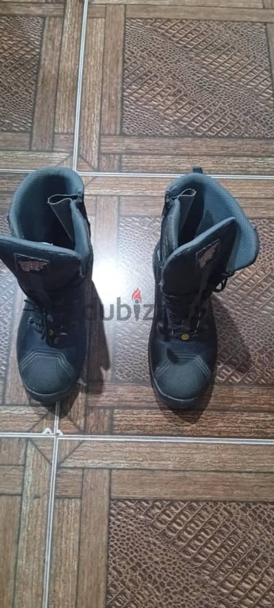 سيفتي رد وينج أصلي Red Wing Petroking مقاس 44 بحالة الفابريكا