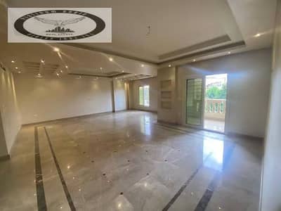 شقة للايجار سكني او ادارى التجمع البنفسج بالقرب من محور السادات و بنزينه شيل اوت ڤيو جاردن ٣٠٠م٢ تشطيب الترا سوبر لوكس