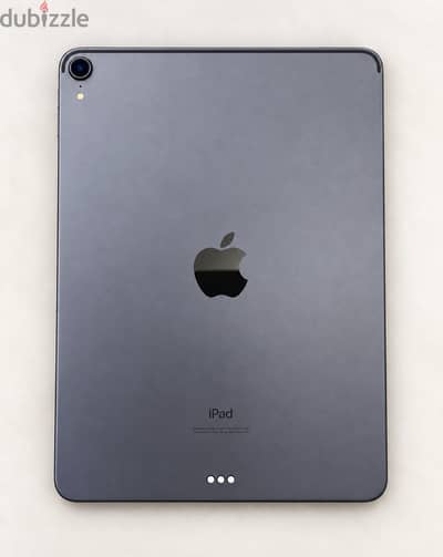 Apple iPad Pro 11-inch 256GB Wi‑Fi (2018) + Original Apple Smart Keybo