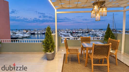 Seafront 2-Bedroom Apartment with Rooftop Terrace in Hurghada Marina