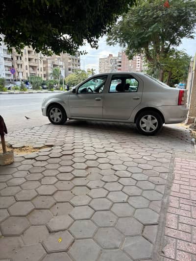 Renault Logan 2013