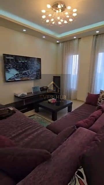 شقه للبيع الشيخ زايد كمبوند كارما ريزيدنس بجوار مزار مول 3 غرف نوم بالمطبخ و التكيفات تشطيب جديد