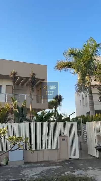 توين هاوس استلام فوري متشطبة بالكامل للبيع في كمبوند جراند هايتس Grand Heights Compound بالقرب من ماونتن فيو تشيل اوت بارك و علي طريق البوليفارد