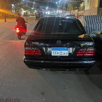 عيون E200 موديل 2000