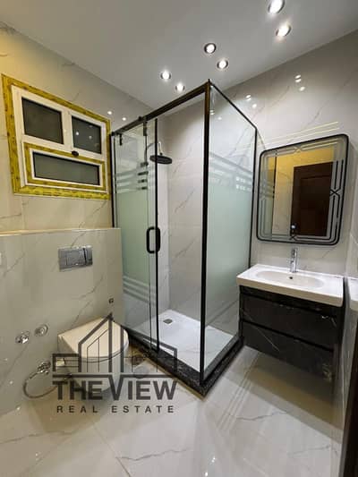 رابع نمره من الشارع الرئيسي بجوار الخدمات ونادي حدائق الاهرام