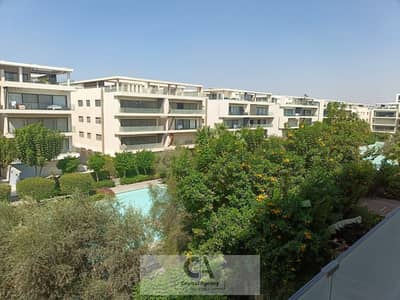 Apartment for rent in Lake View – semi-furnished, first-time occupancy.