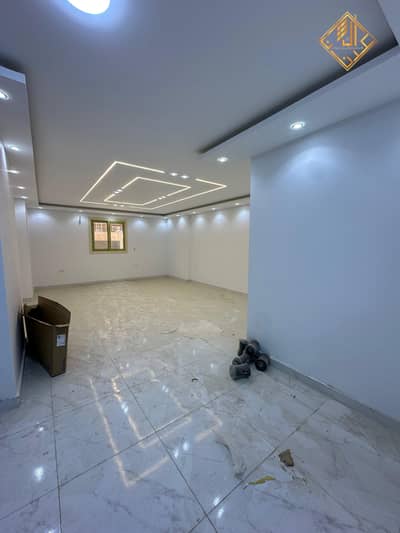  شقة للإيجار بالمهندسين قرب مصطفى محمود | 180م ألترا سوبر لوكس ودور أول