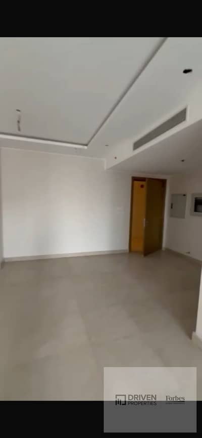ستوديو سوبر لوكس بالتكييفات و المطبخ للبيع بسعر أقل من سعر السوق في ابراج زد الشيخ زايد زد ويست     Zed Towers Sheikh Zayed Zed West
