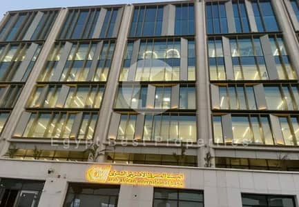 ريسيل اقل من سعر الماركت مكتب 82م تكملة قسط 4 سنين للبيع في وان ناينتي مول التسعين الجنوبي التجمع الخامس One Ninety