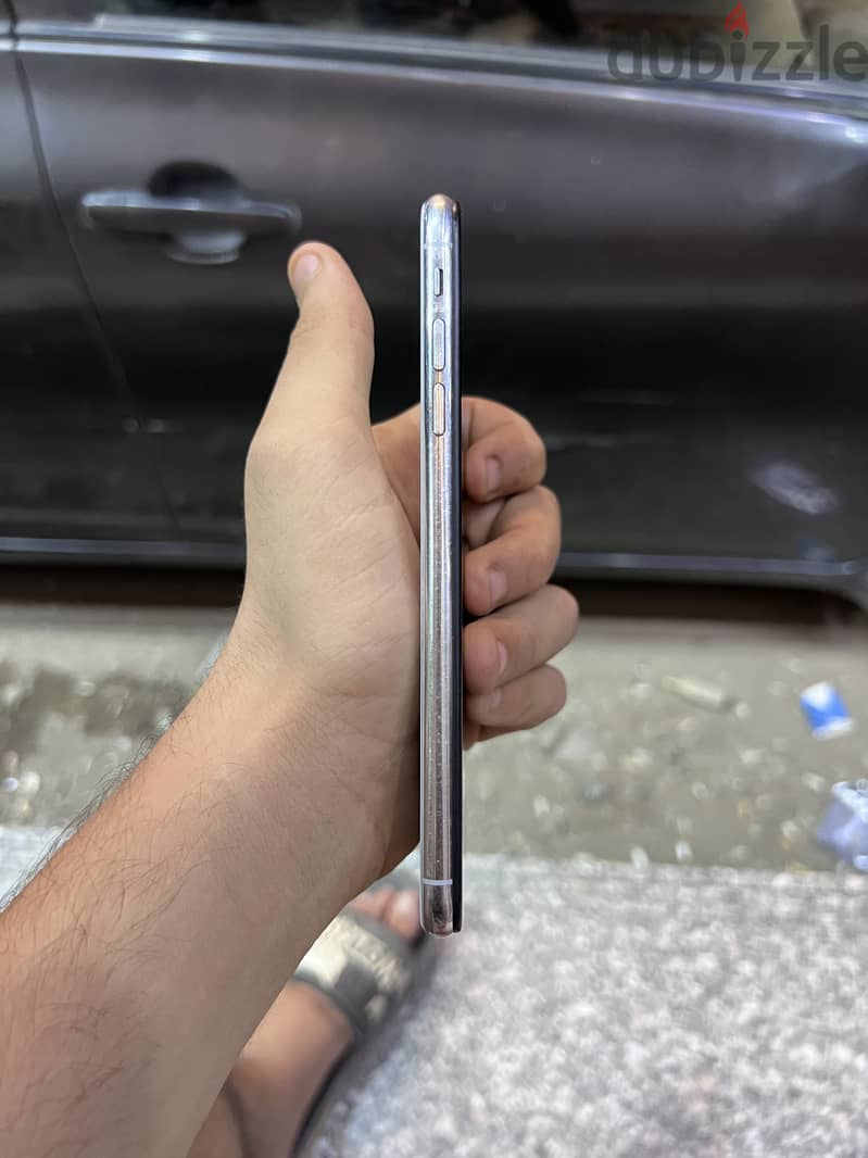 Apple - iPhone XS Max 3