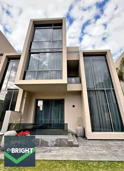 special price!! villa 330m 3bedrooms+nanny room amazing view lowest payment plan in saada new cairo directly on Suez Road next to Creek Town, Swanlake
