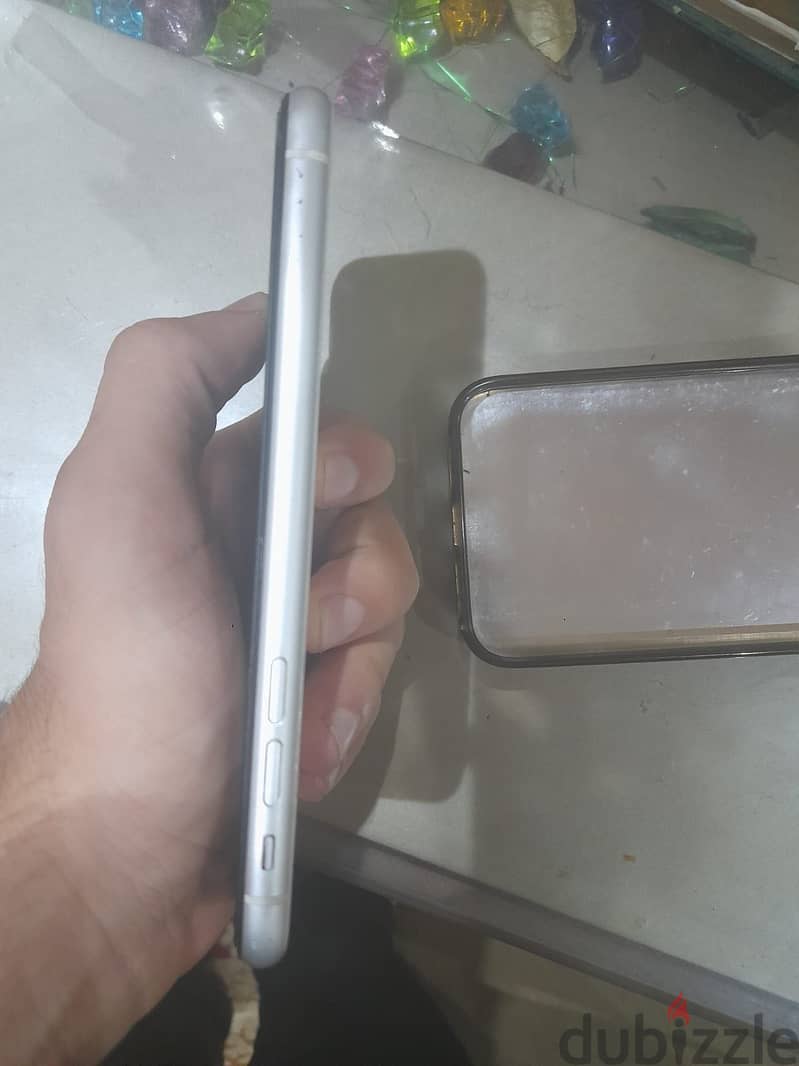 Apple - iPhone XR 1