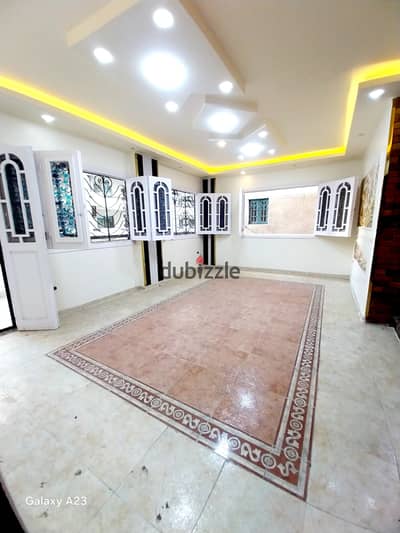 شقه في 6اكتوبر شاطئ النخيل بجوار دار الدفاع الجوي خطوات قليلة من البحر تشطيب التـــــــــــرا لوكس