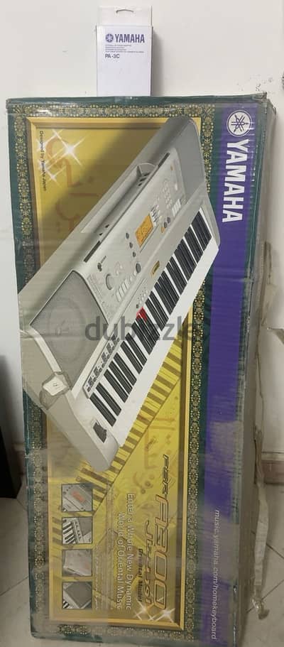 Yamaha PSR-A300 بحالة الزيرو بالكرتونة والآدابتر الأصلي