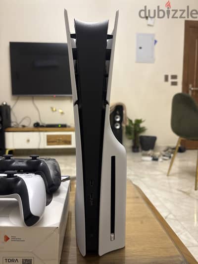 Playstation 5 slim 1 tera with 2 controller