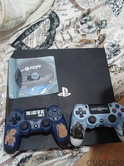جهاز PS4 PRO بضمان ٥ شهور