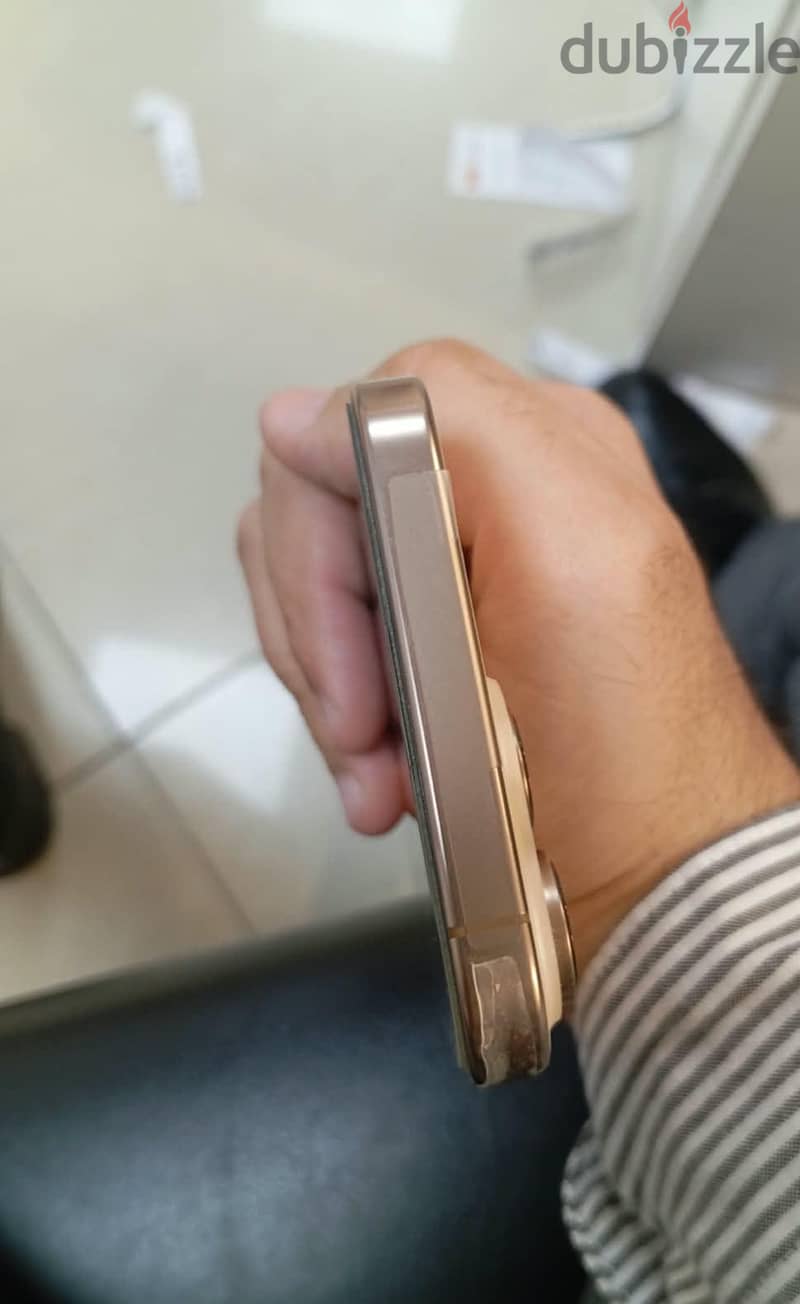 Apple - iPhone 16 Pro Max 4